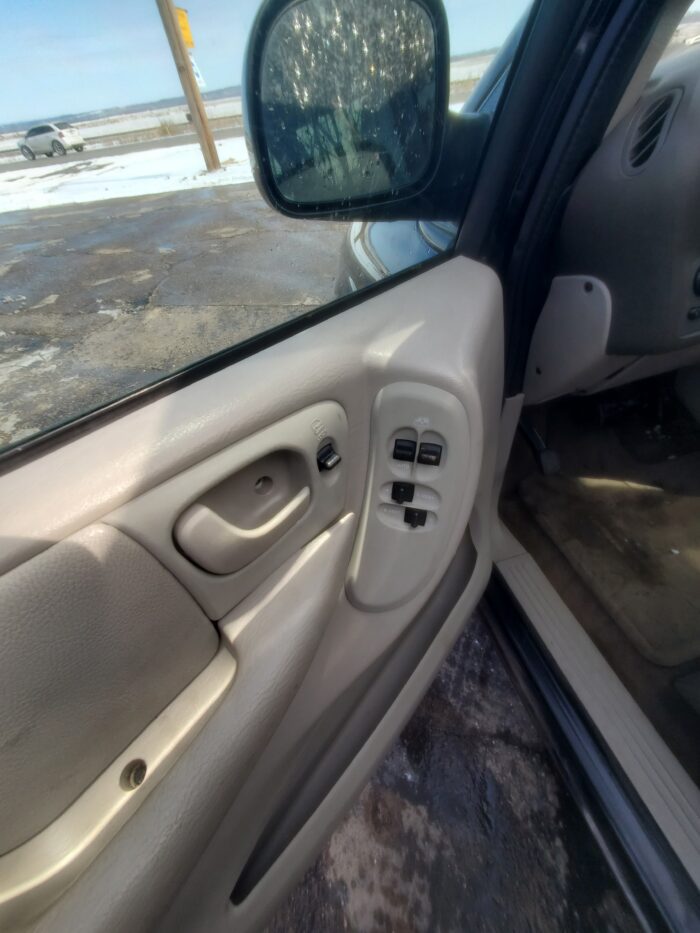 2007 Dodge Caravan - Image 16