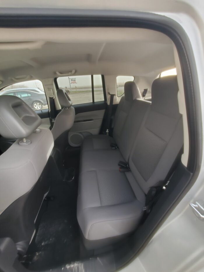 2007 Jeep Compass - Image 12