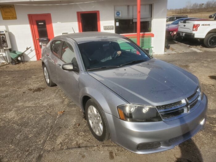 2013 Dodge Avenger SE - Image 3