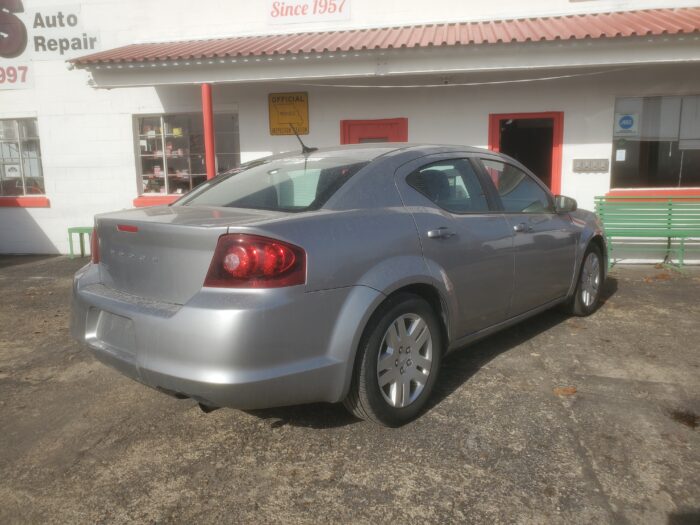 2013 Dodge Avenger SE - Image 8