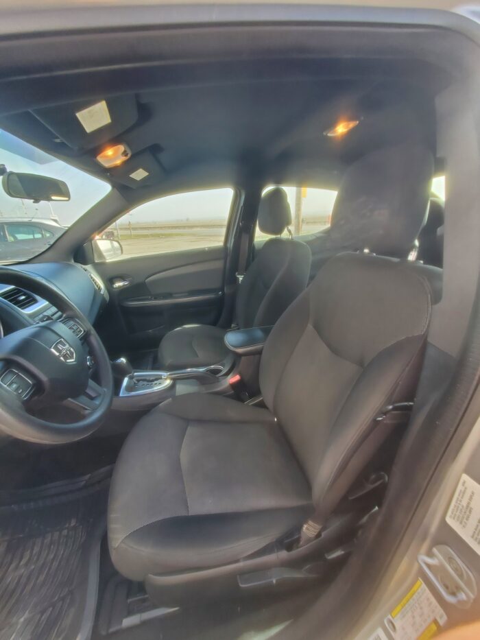 2013 Dodge Avenger SE - Image 14