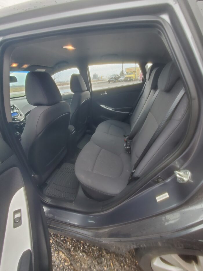2013 Hyundai Accent - Image 11