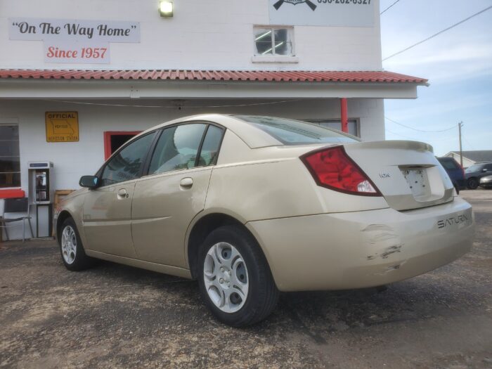 2005 Saturn Ion - Image 9