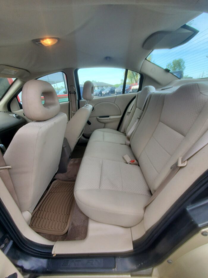 2005 Saturn Ion - Image 11