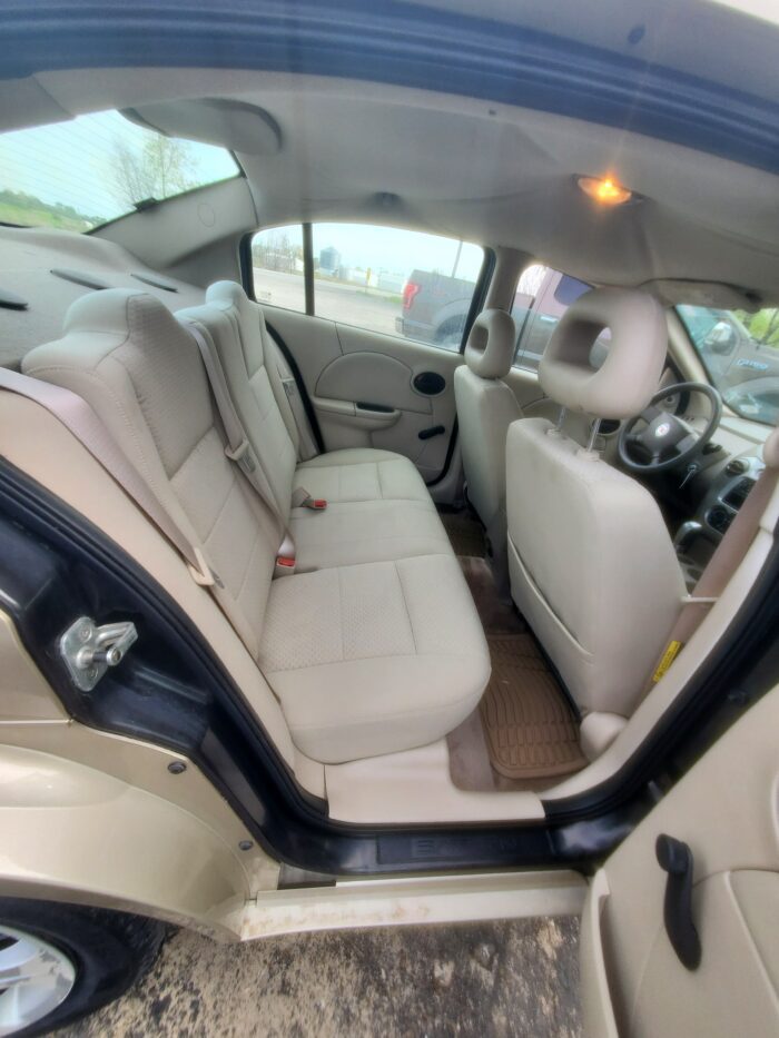 2005 Saturn Ion - Image 13