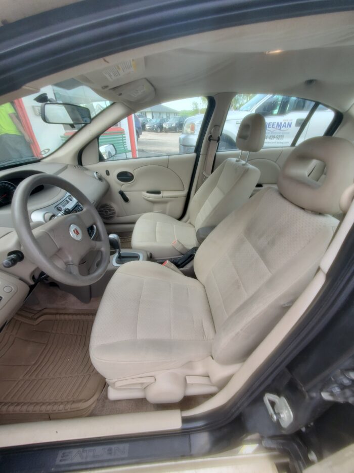 2005 Saturn Ion - Image 16