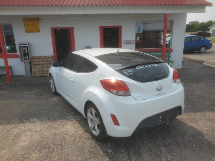 2013 Hyundai Veloster - Image 6