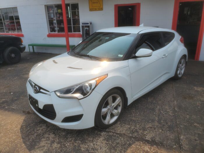 2013 Hyundai Veloster - Image 4
