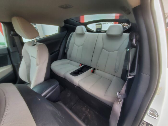 2013 Hyundai Veloster - Image 12