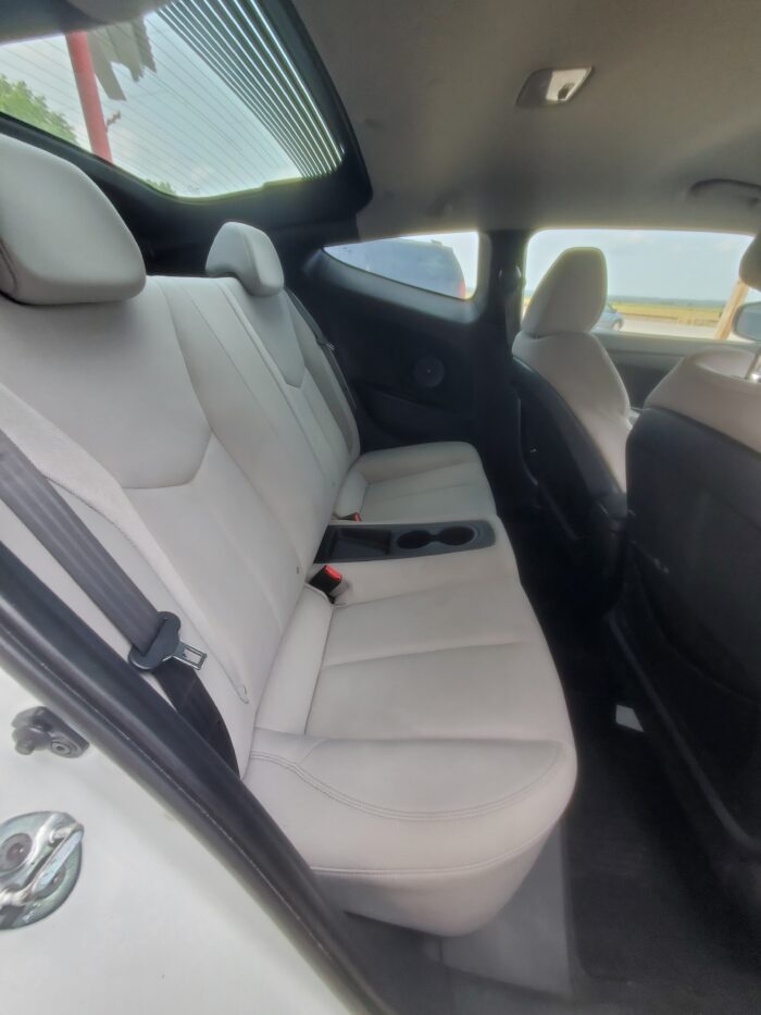 2013 Hyundai Veloster - Image 17