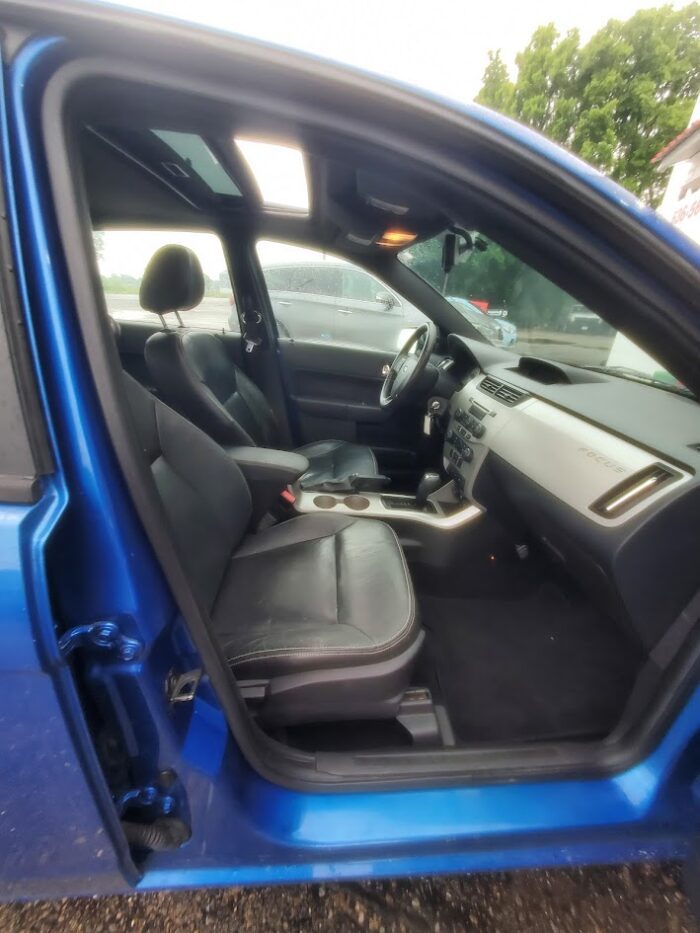 2011 Ford Focus - Image 11