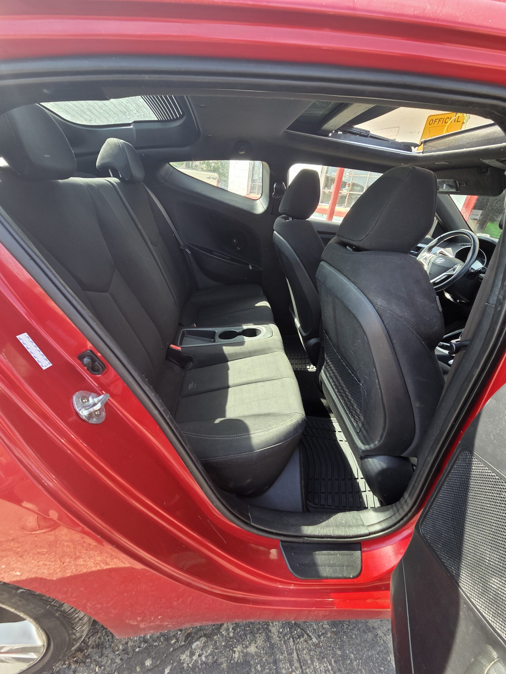 2017 Hyundai Veloster - Image 13