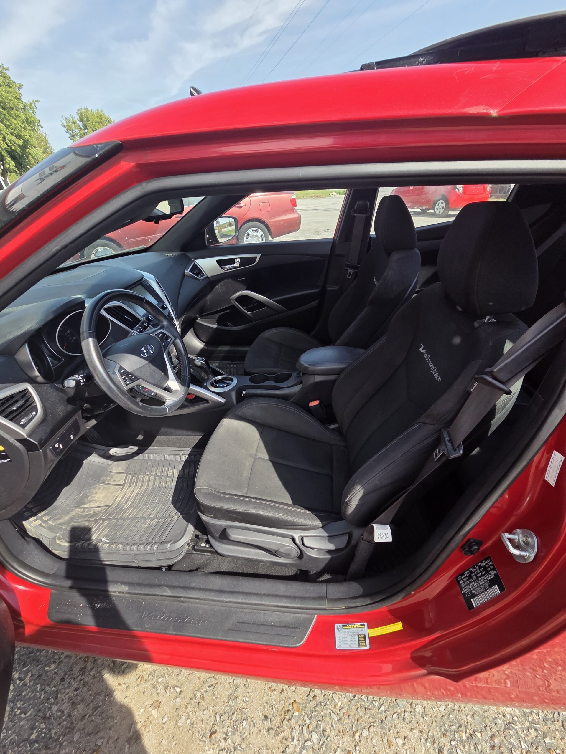 2017 Hyundai Veloster - Image 15