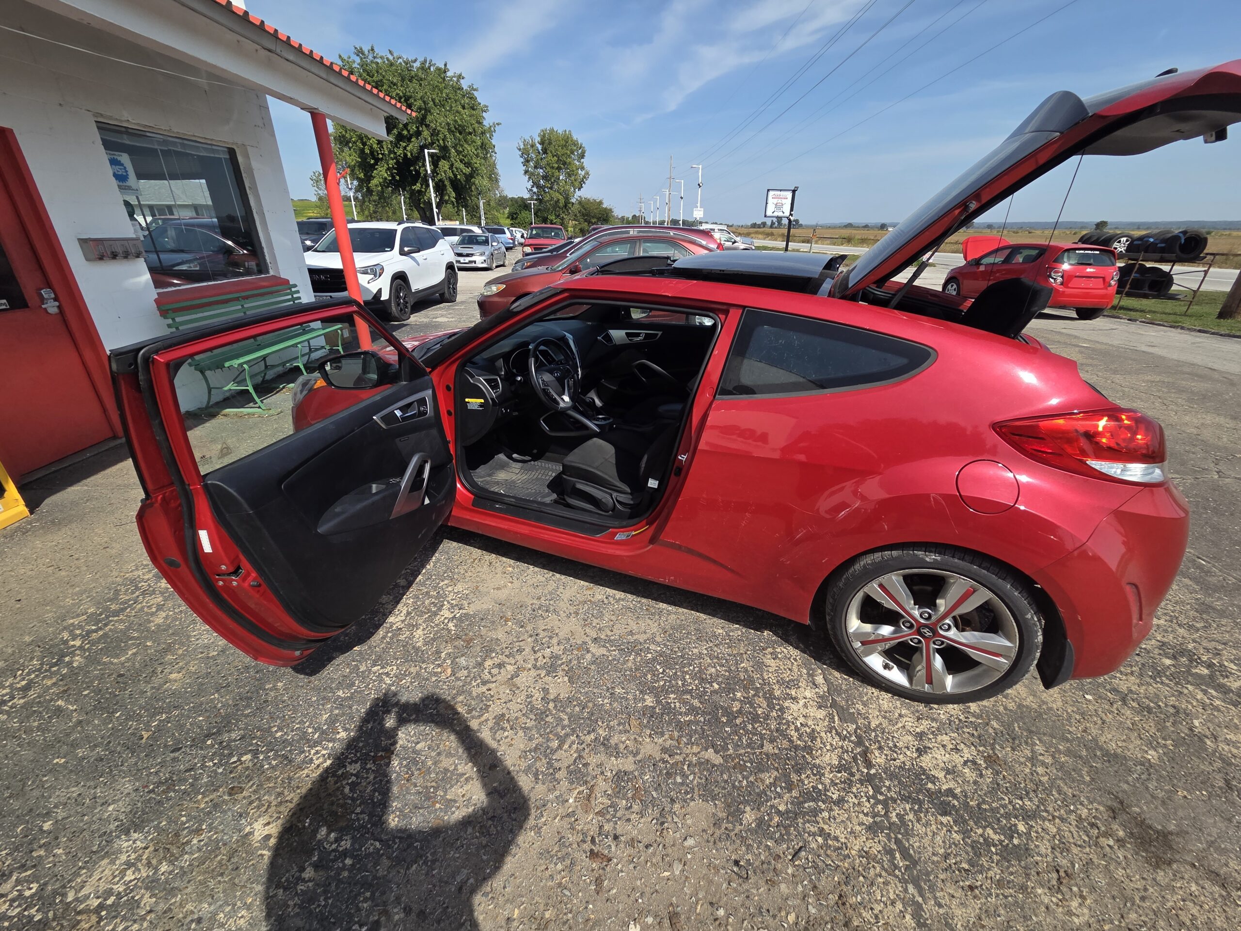 2017 Hyundai Veloster - Image 16