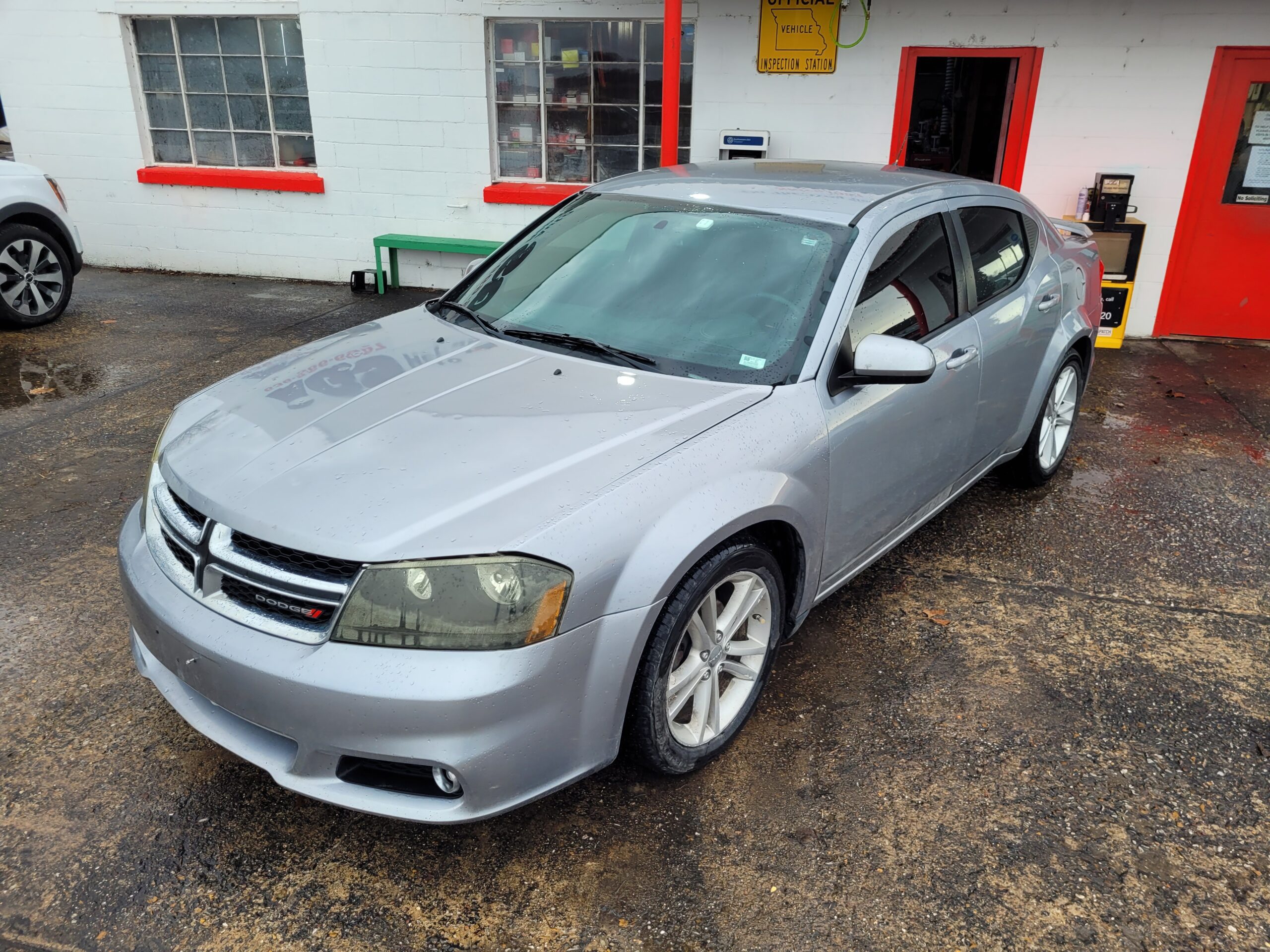 2014 Dodge Avenger SXT - Image 4