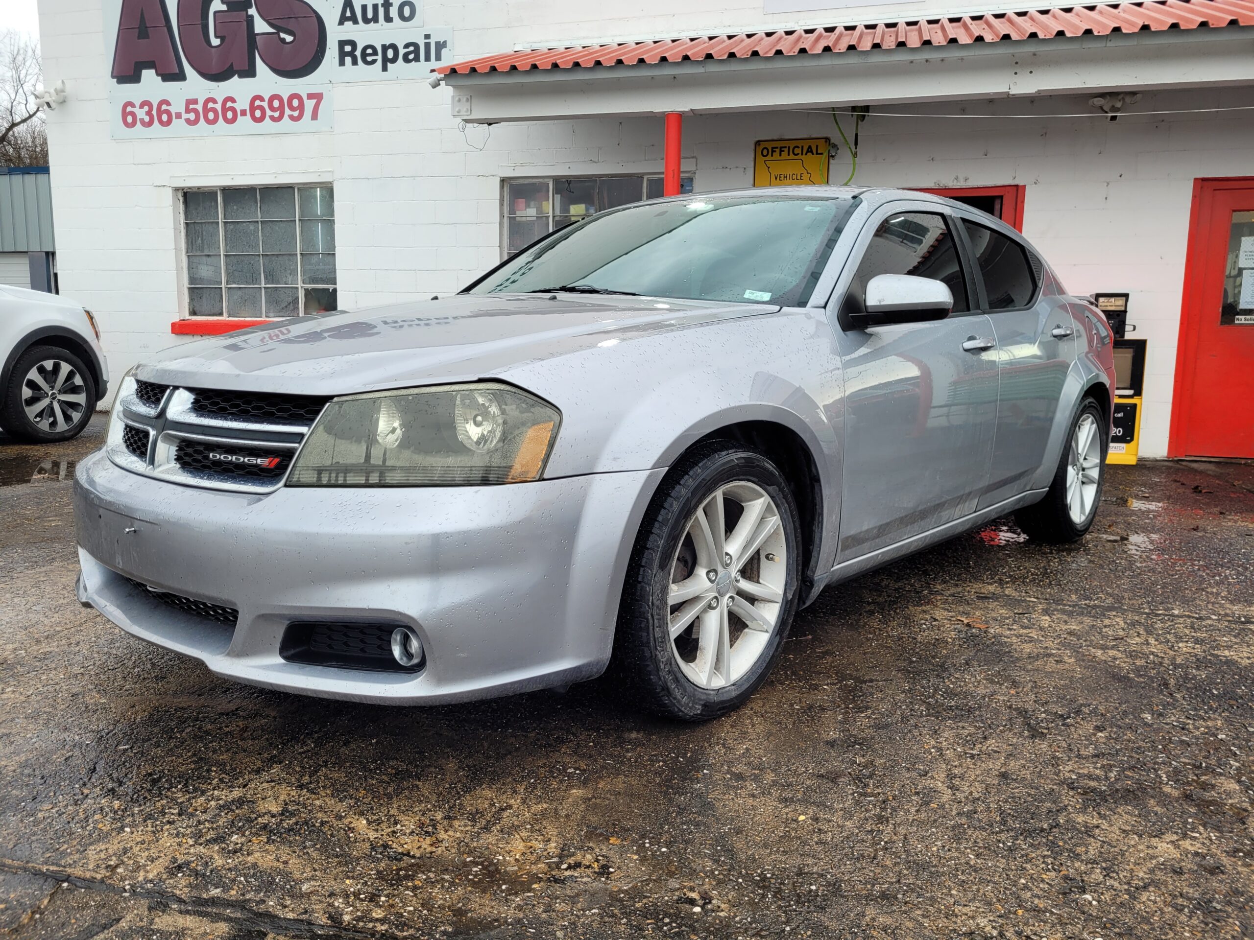 2014 Dodge Avenger SXT - Image 5
