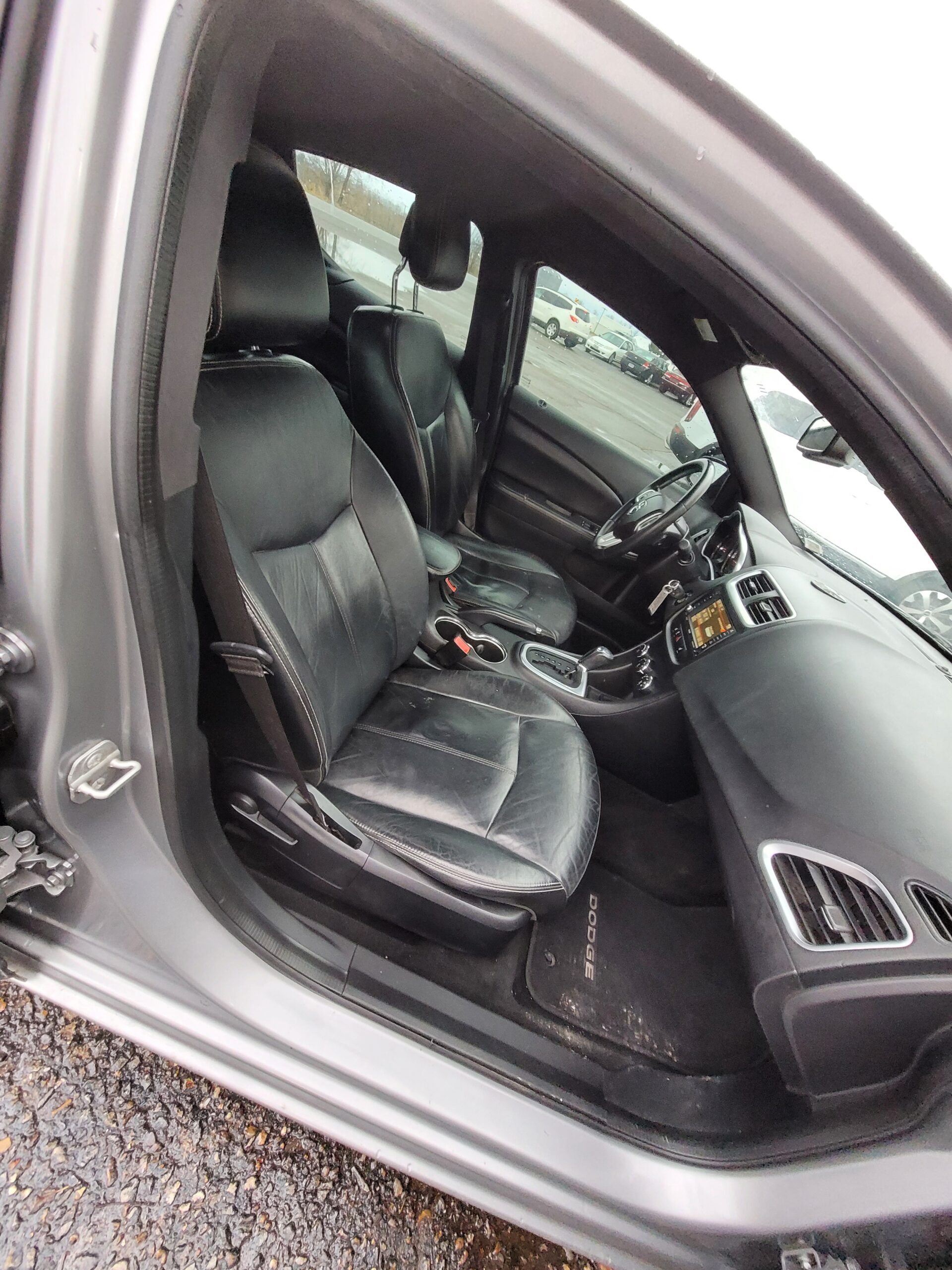 2014 Dodge Avenger SXT - Image 13