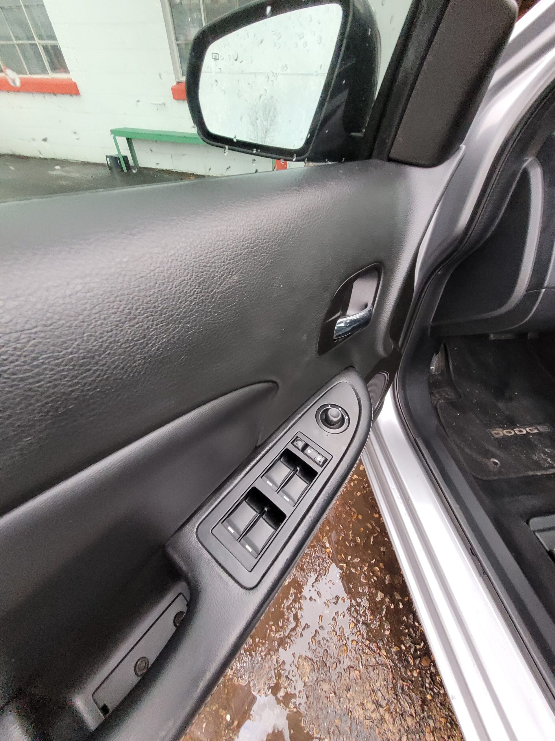 2014 Dodge Avenger SXT - Image 16