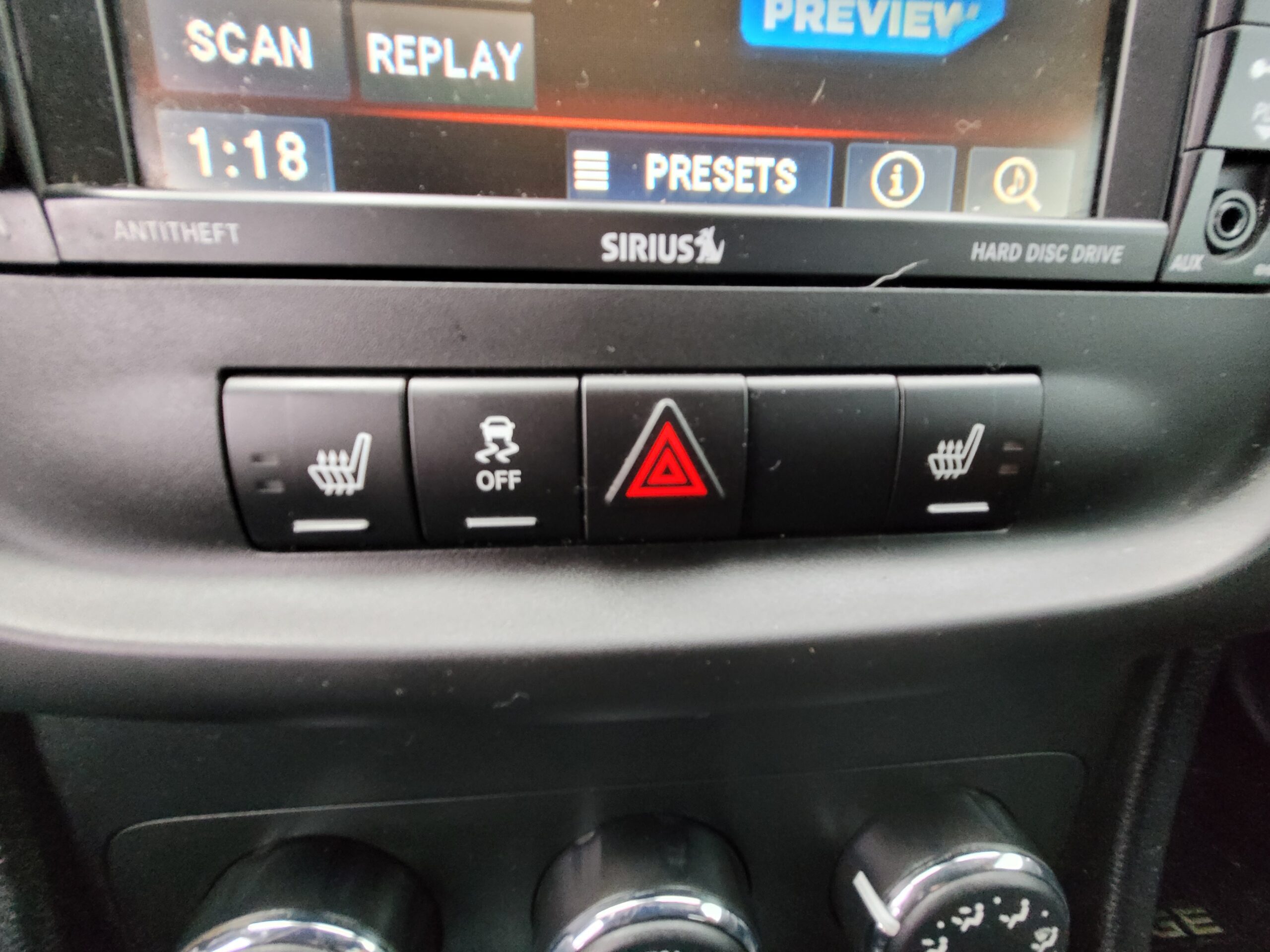 2014 Dodge Avenger SXT - Image 21