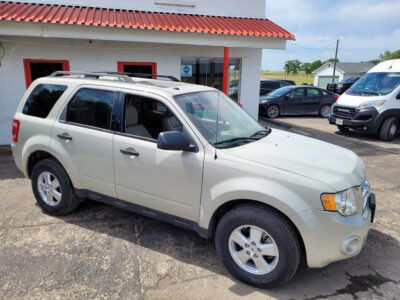Alternative view of 2009 Ford Escape