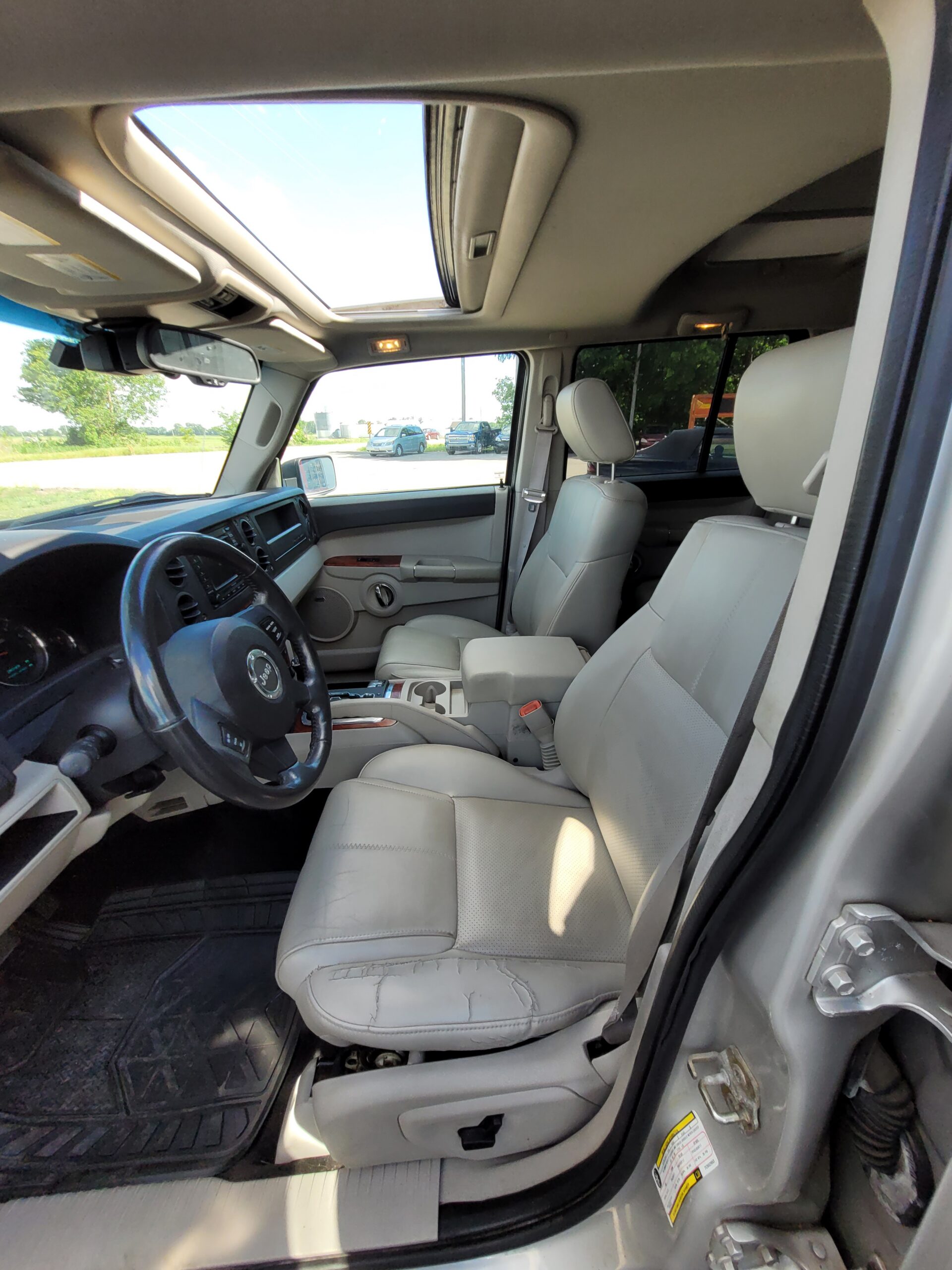 2007 Jeep Commander - Image 20