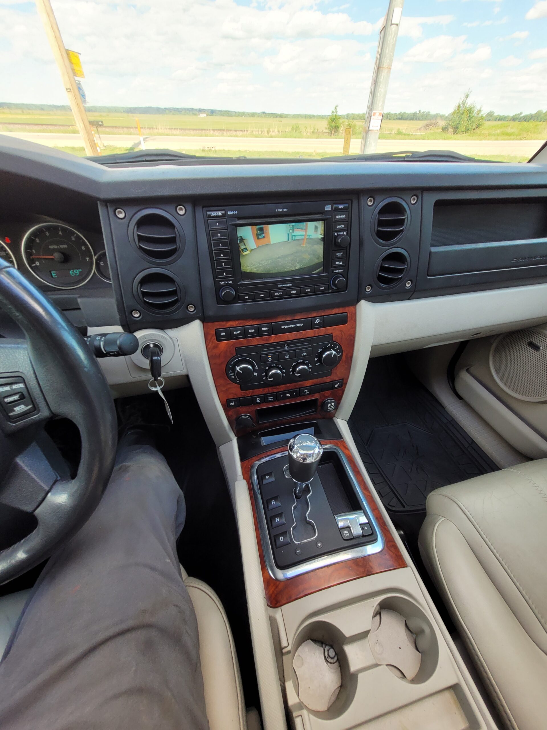 2007 Jeep Commander - Image 22