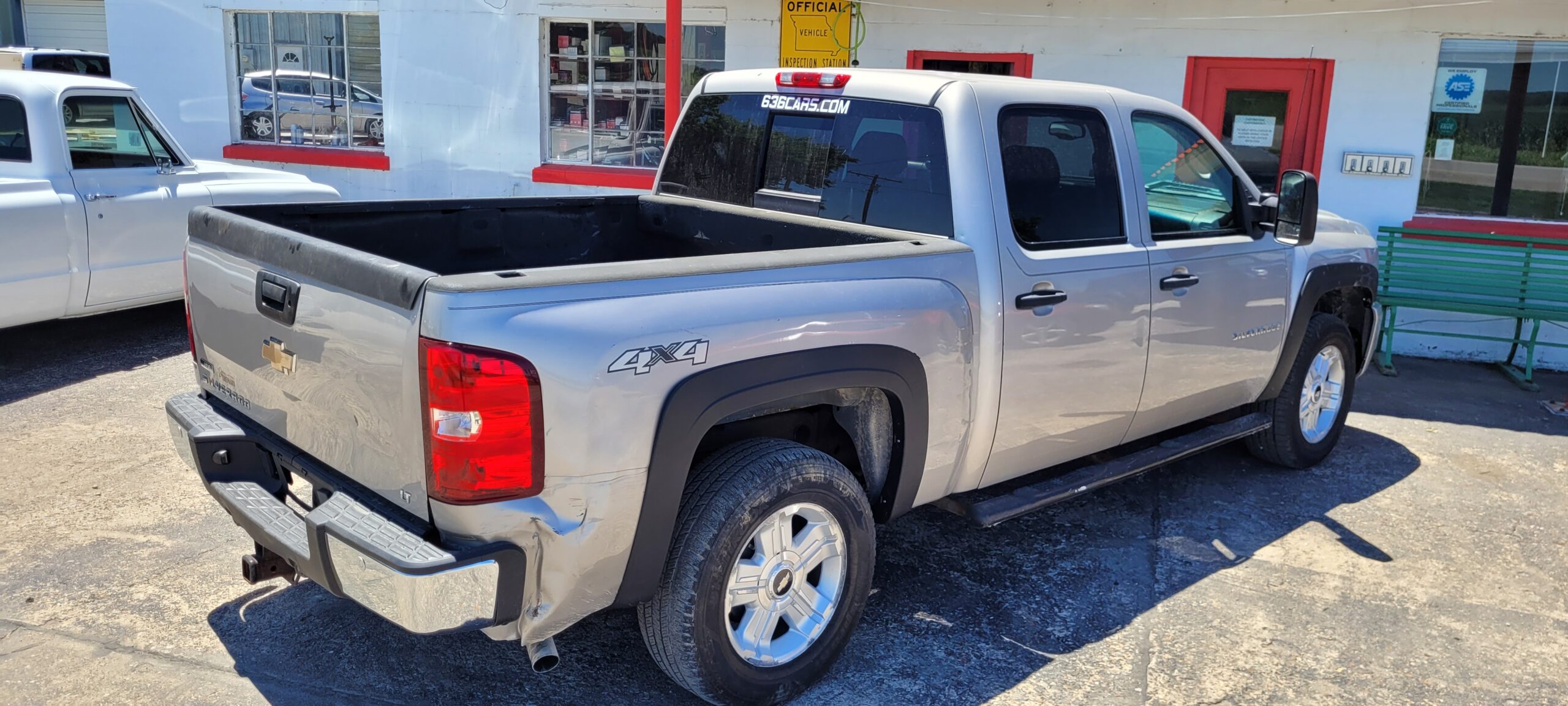 2009 Chevrolet Silverado - Image 8