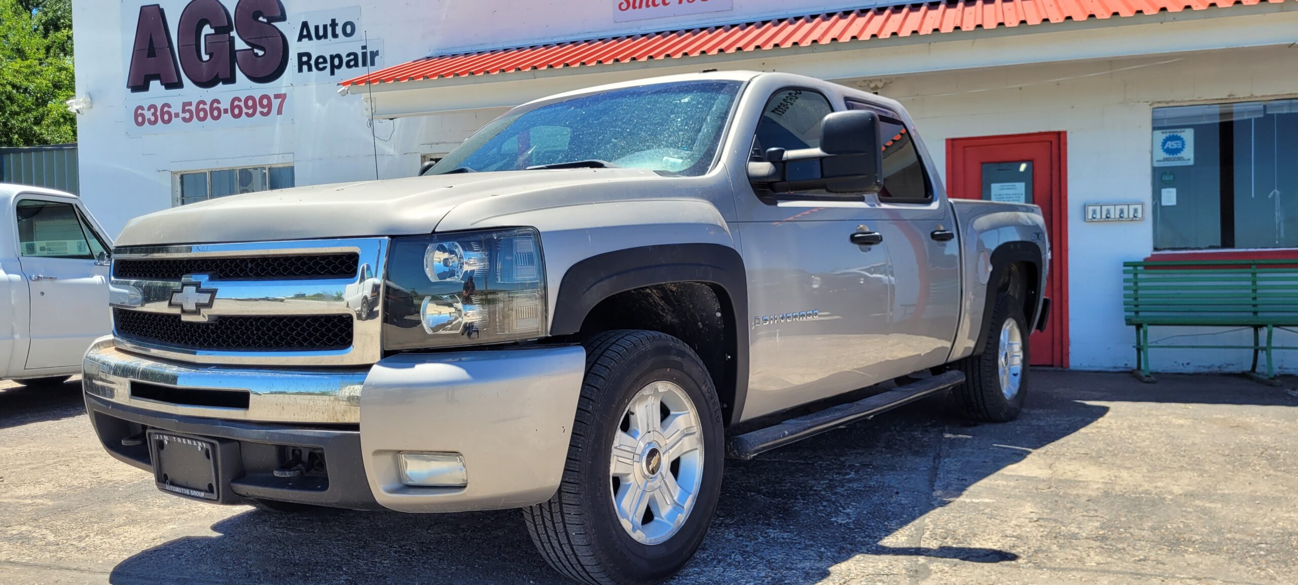2009 Chevrolet Silverado - Image 5