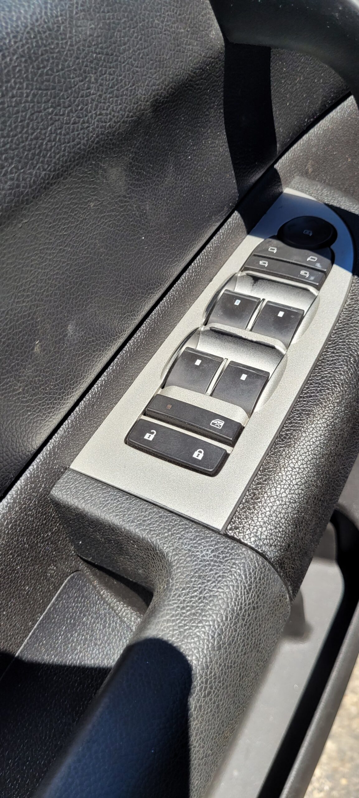 2009 Chevrolet Silverado - Image 12