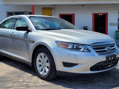 2011 Ford Taurus SE