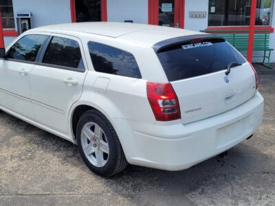 2007 Dodge Magnum - Image 6