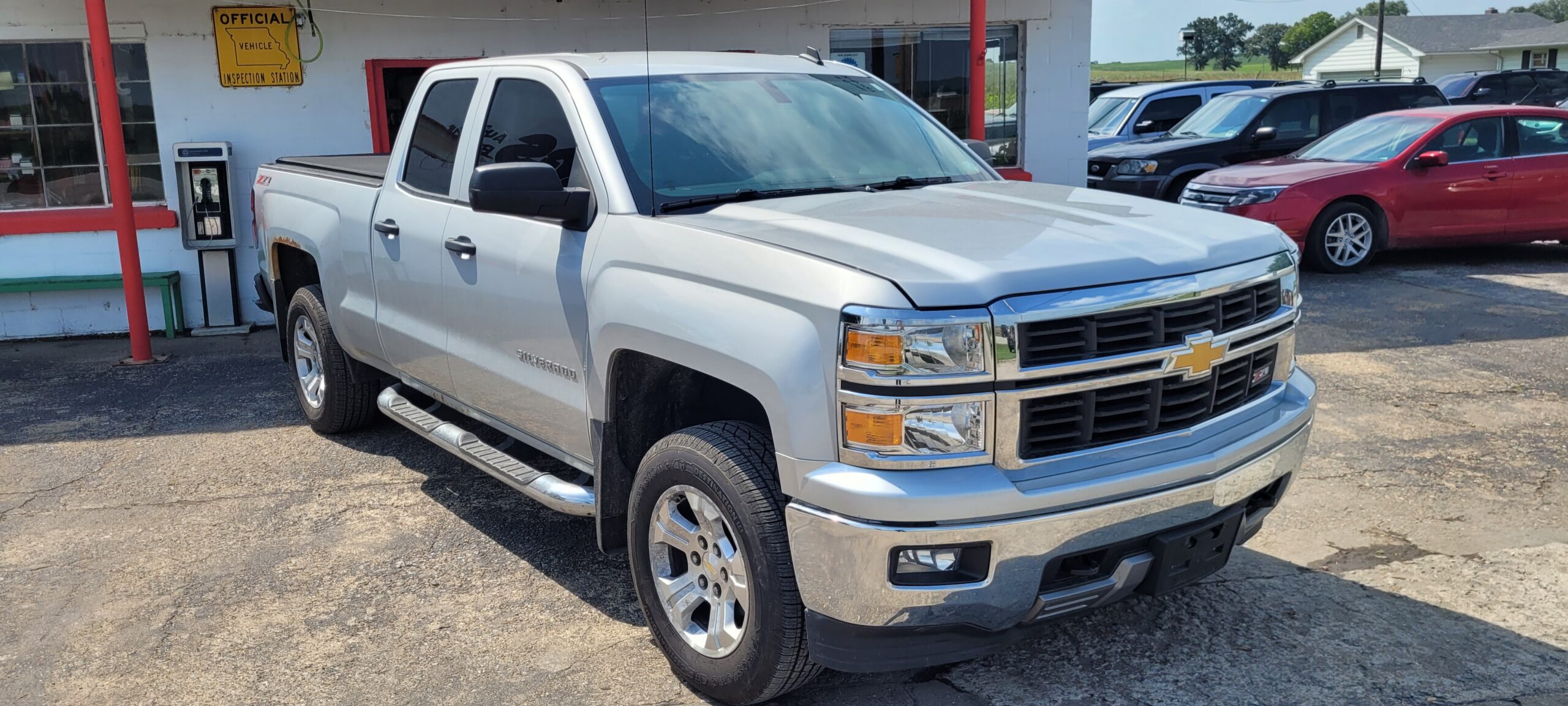 2014 Chevrolet Silverado - Image 2