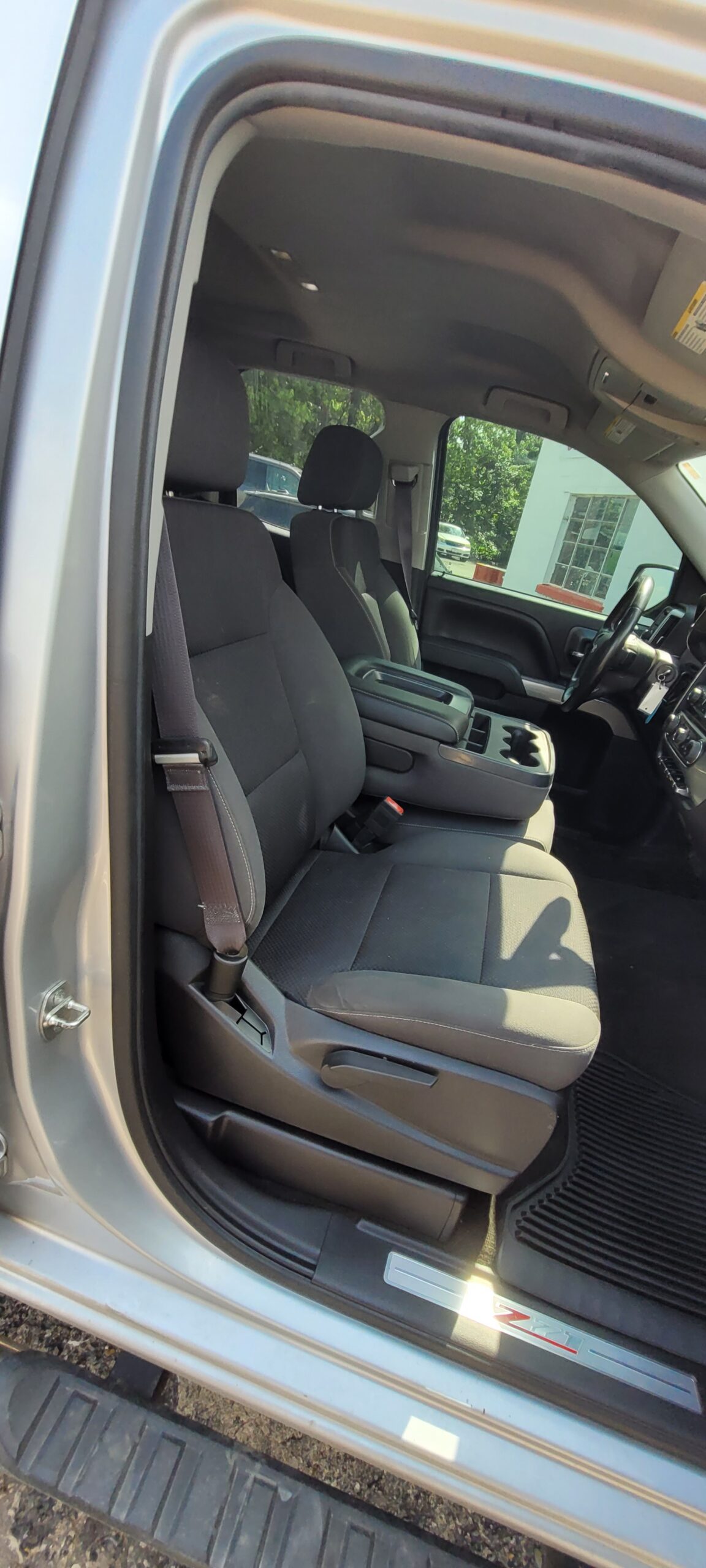 2014 Chevrolet Silverado - Image 16
