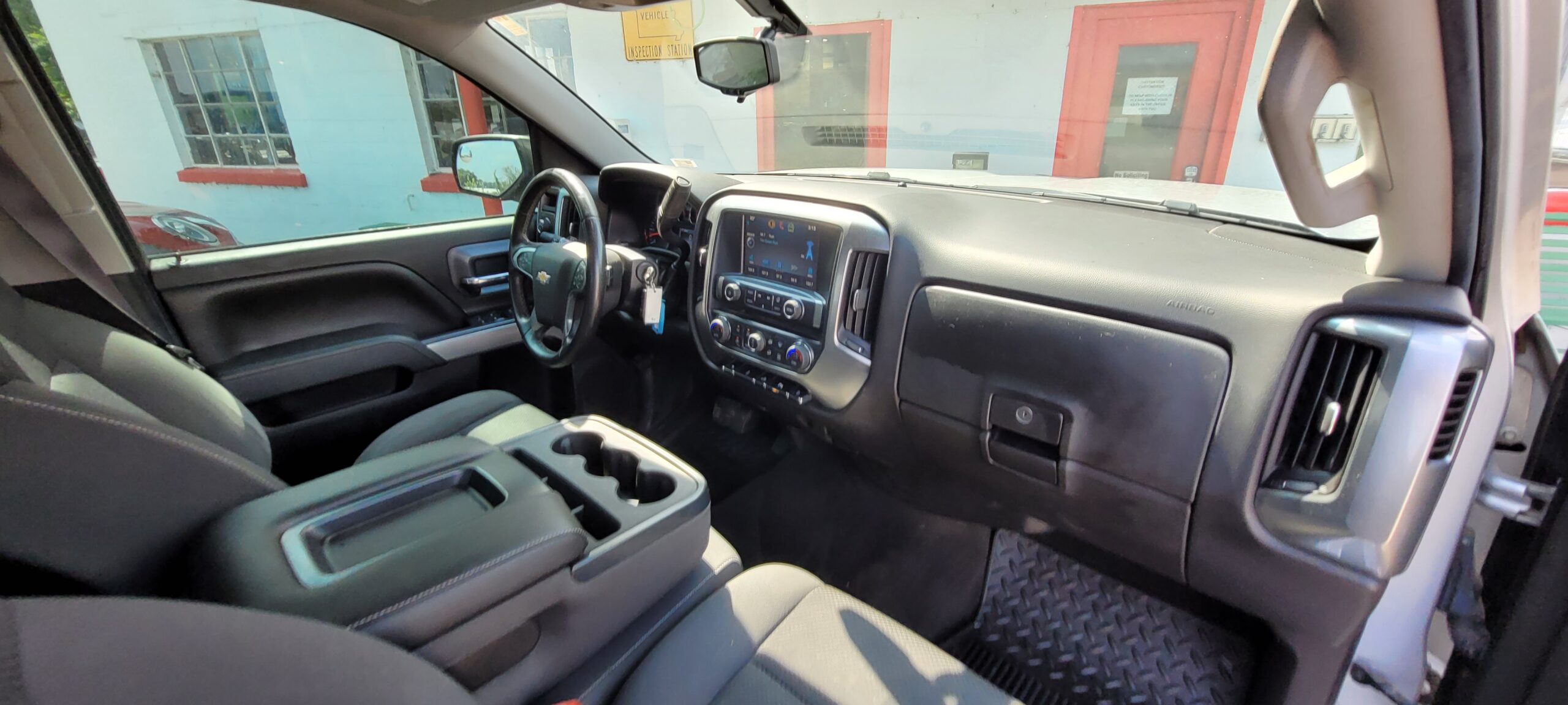 2014 Chevrolet Silverado - Image 17