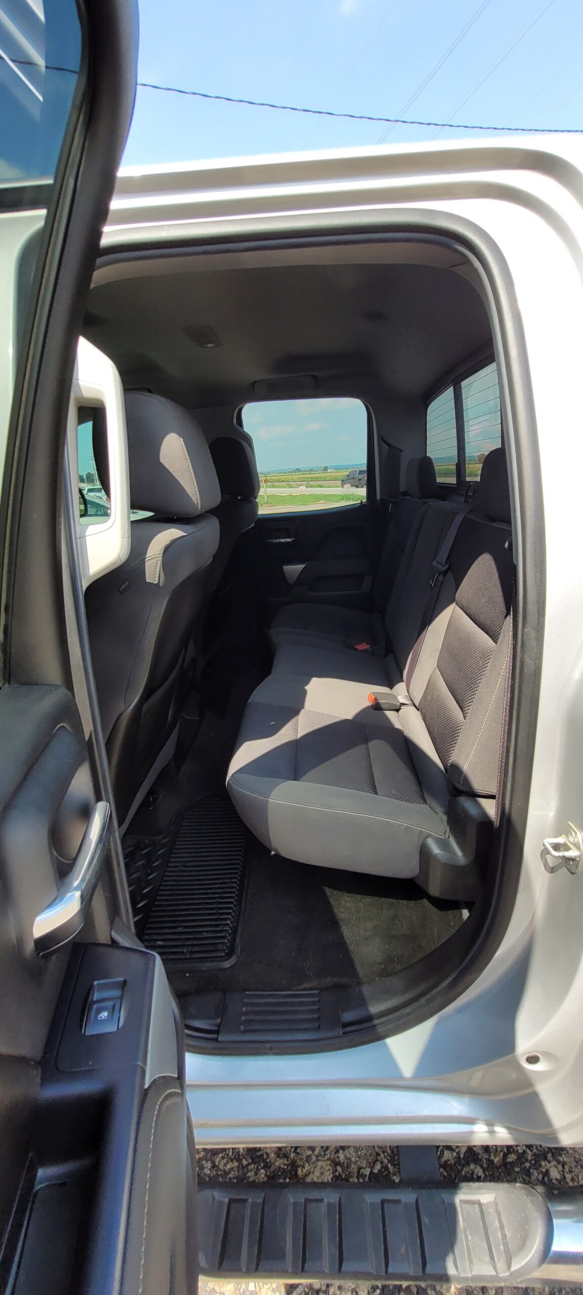 2014 Chevrolet Silverado - Image 18