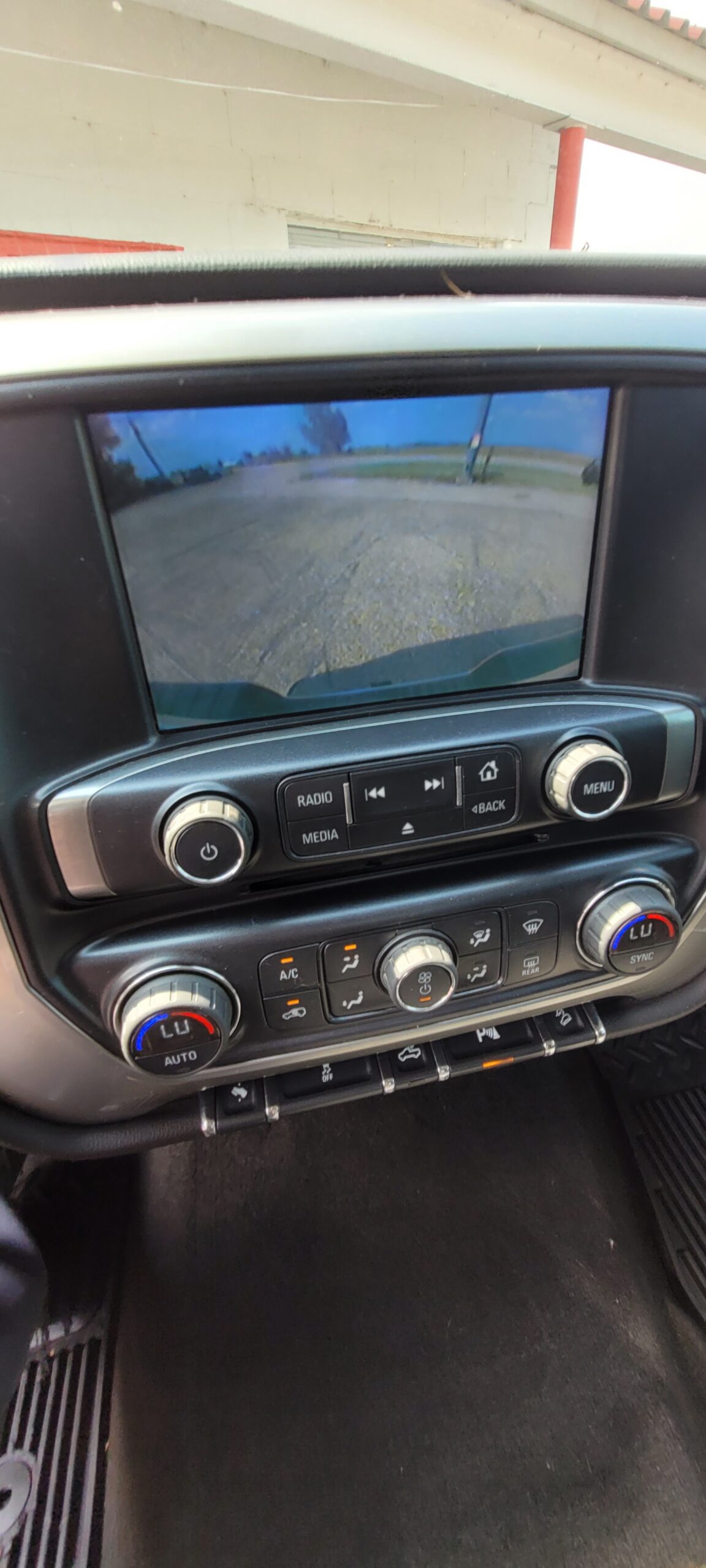 2014 Chevrolet Silverado - Image 22