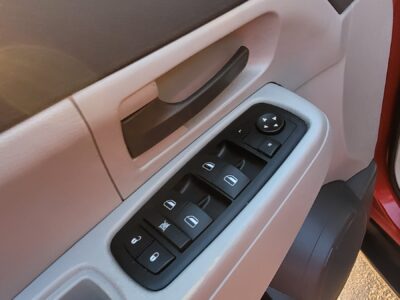 2008 Jeep Liberty - Image 12